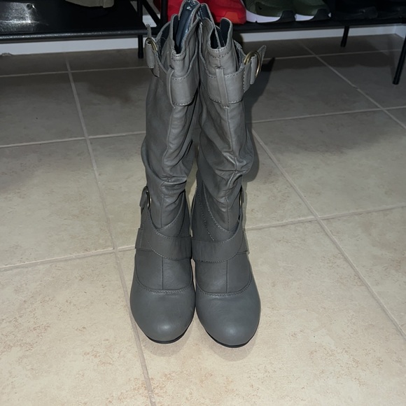 Heeled Boots - Picture 3 of 4